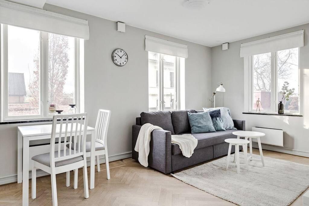 Bright Apartment In Park Environment Лунд Экстерьер фото